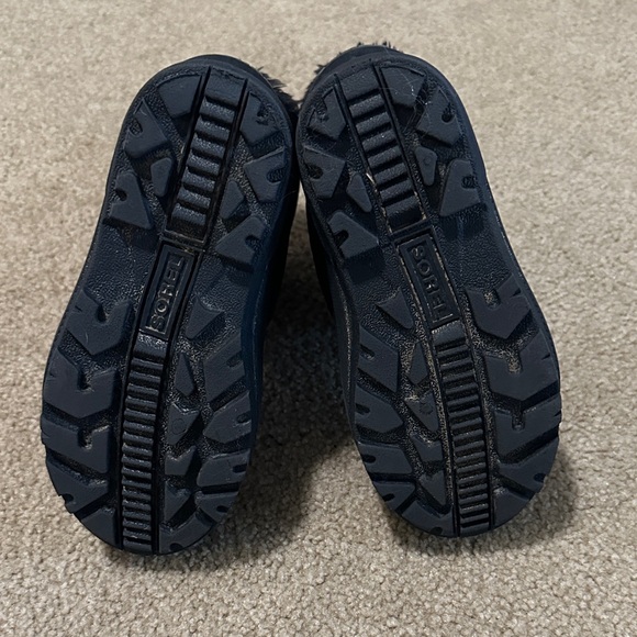 Sorel Black Snow Boots with Fur Trim - Picture 5 of 6